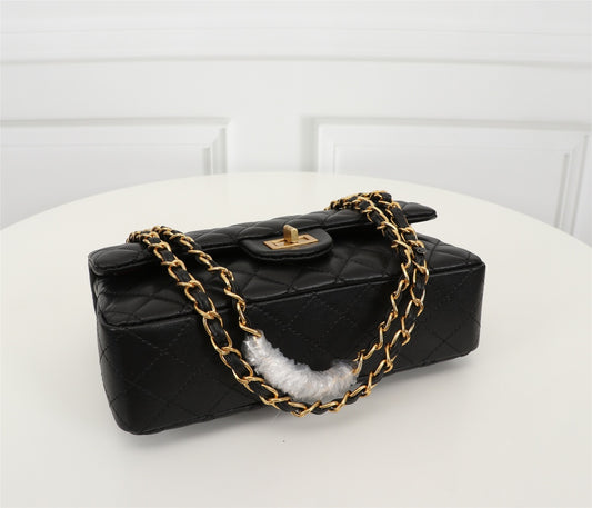 Noir Quilted Chain Shoulder Bag – Black Leather