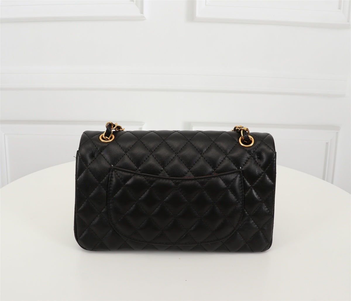 Noir Quilted Chain Shoulder Bag – Black Leather