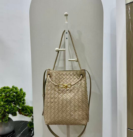 Verona Weave Top-Grain Leather Bucket Tote – Sand Beige