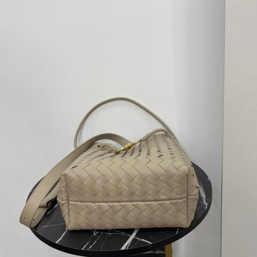 Verona Weave Top-Grain Leather Bucket Tote – Sand Beige