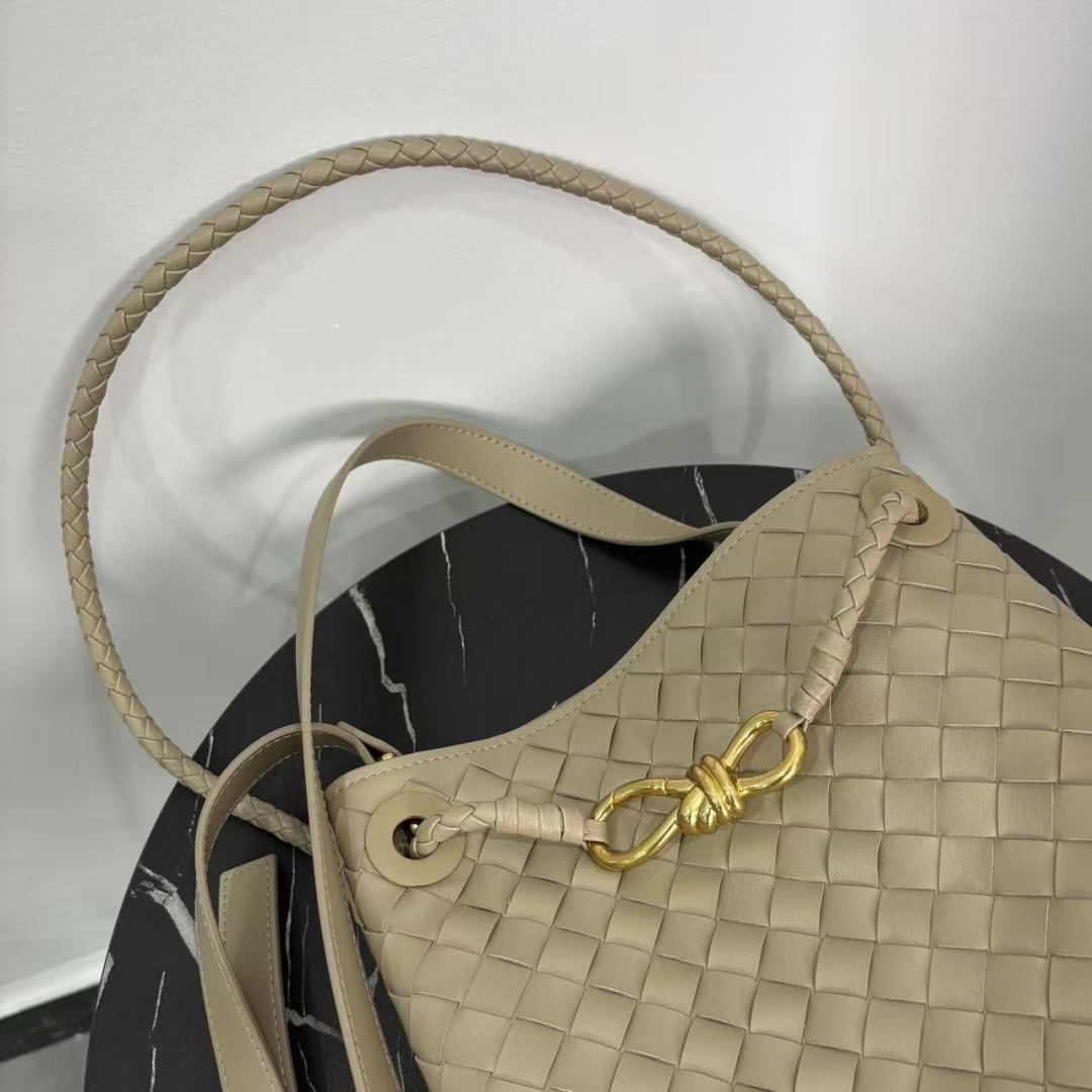 Verona Weave Top-Grain Leather Bucket Tote – Sand Beige