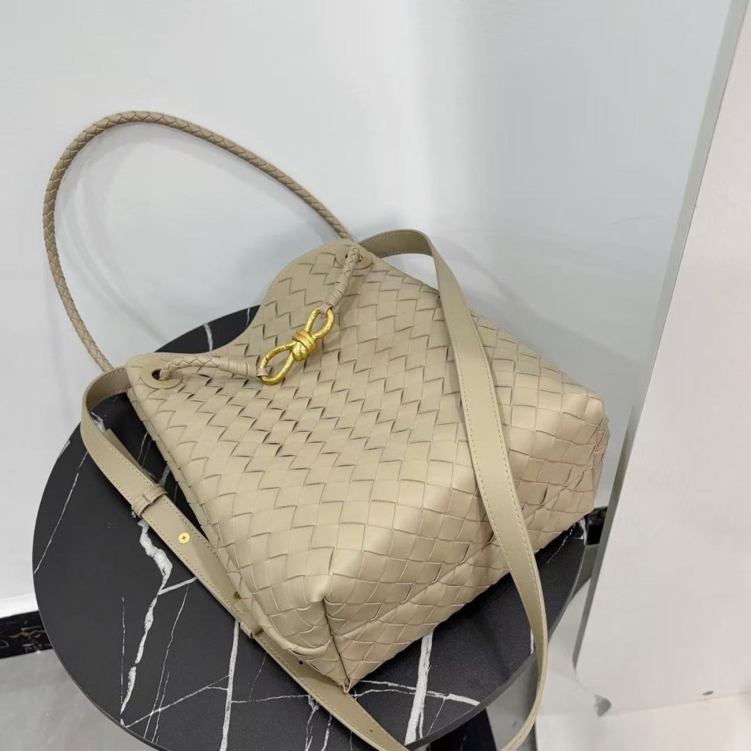 Verona Weave Top-Grain Leather Bucket Tote – Sand Beige