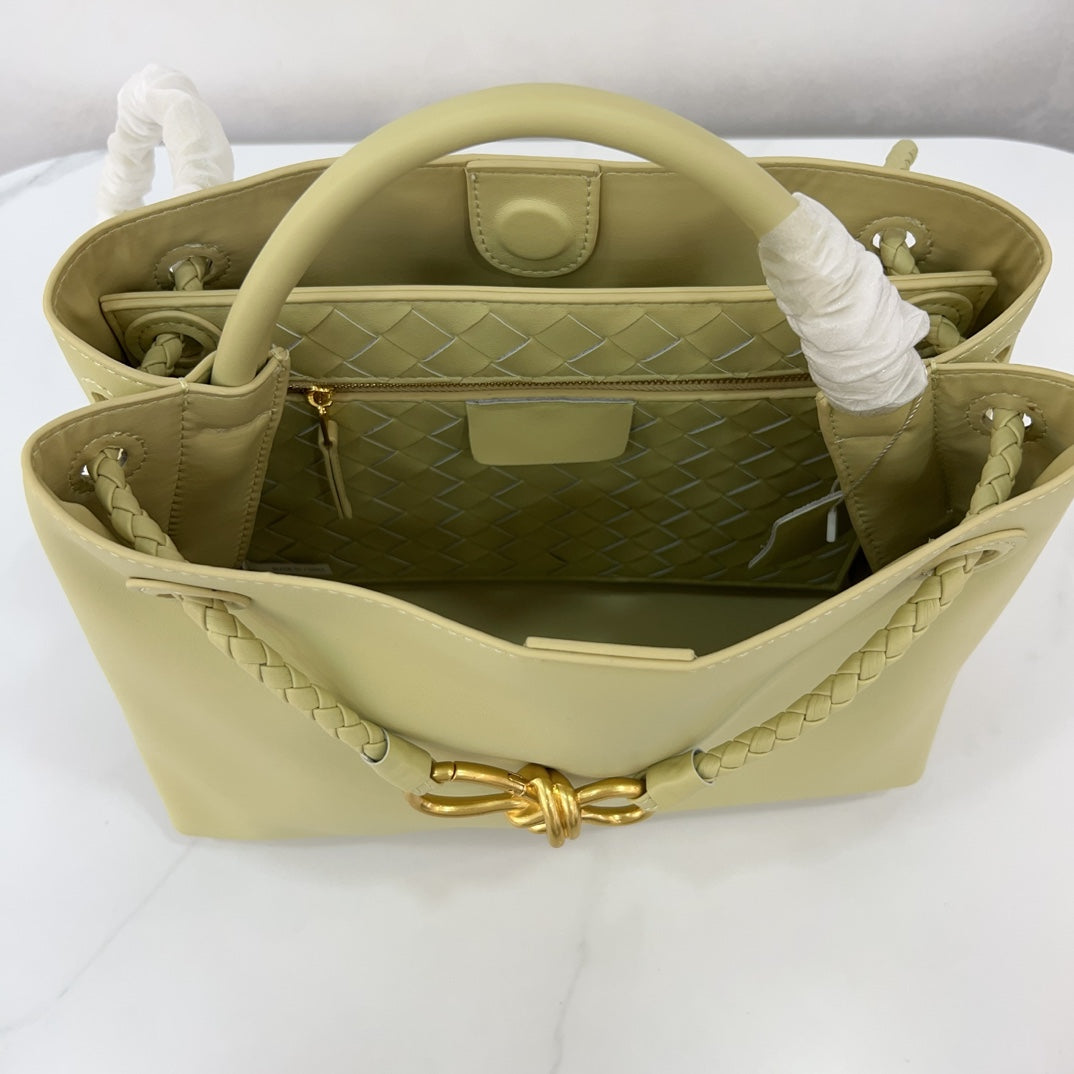 The Pistachio Riviera Knot Tote