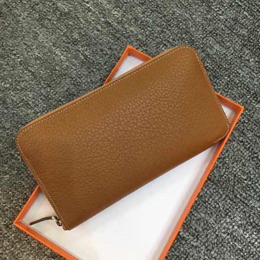 The Livia Zippered Leather Wallet - Brown
