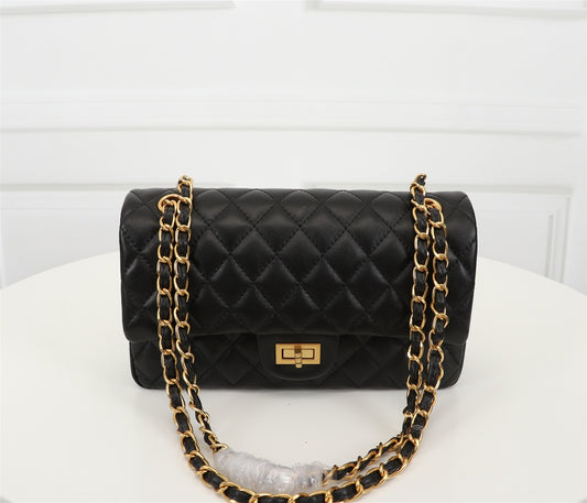 Quilted Black Medium Shoulder HandBag – Top-Grain Sheepskin