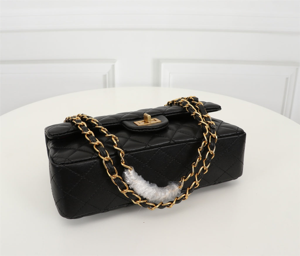 Quilted Black Medium Shoulder HandBag – Top-Grain Sheepskin