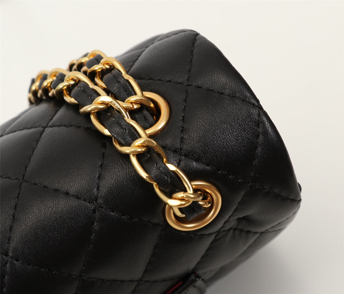 Quilted Black Medium Shoulder HandBag – Top-Grain Sheepskin