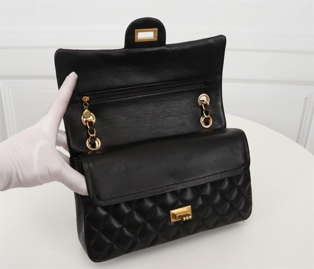 Quilted Black Medium Shoulder HandBag – Top-Grain Sheepskin