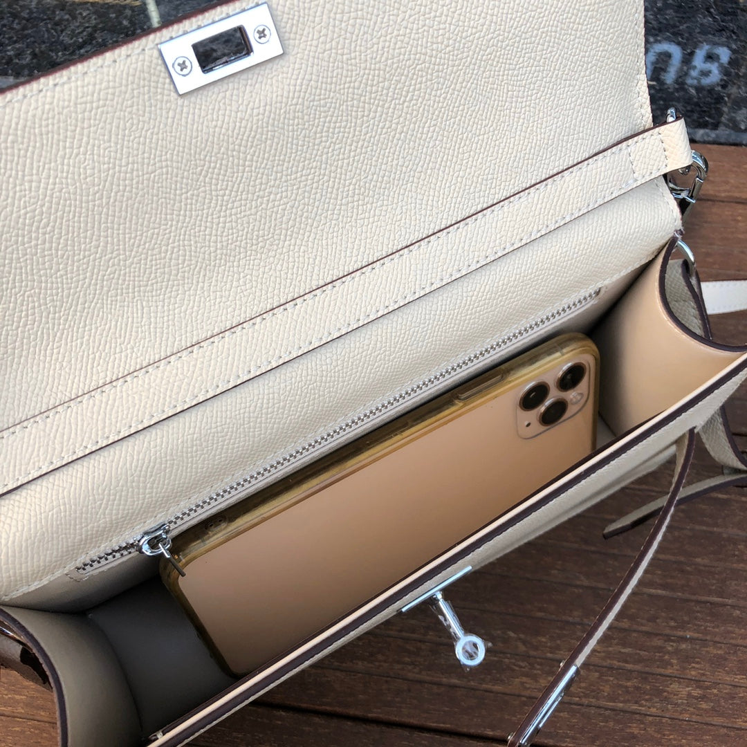 Élan Wallet Clutch – Ivory Leather (With Strap)